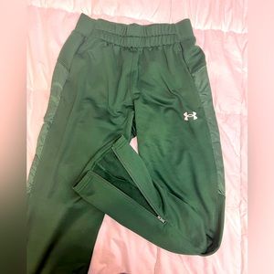 NWT green Under Armour track pants